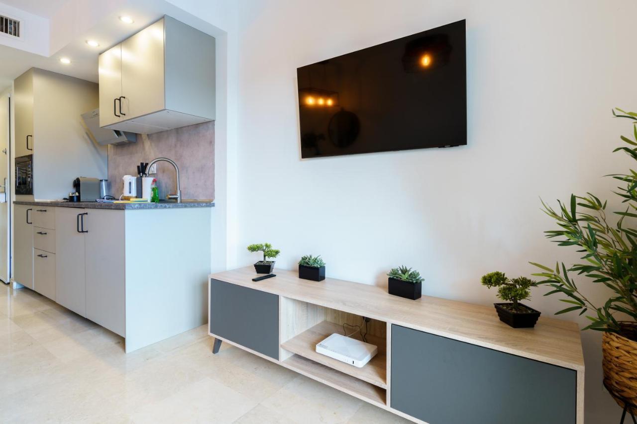 2Nd Line From The Beach , Seaviews + Parking &Pool Benalmadena Bagian luar foto